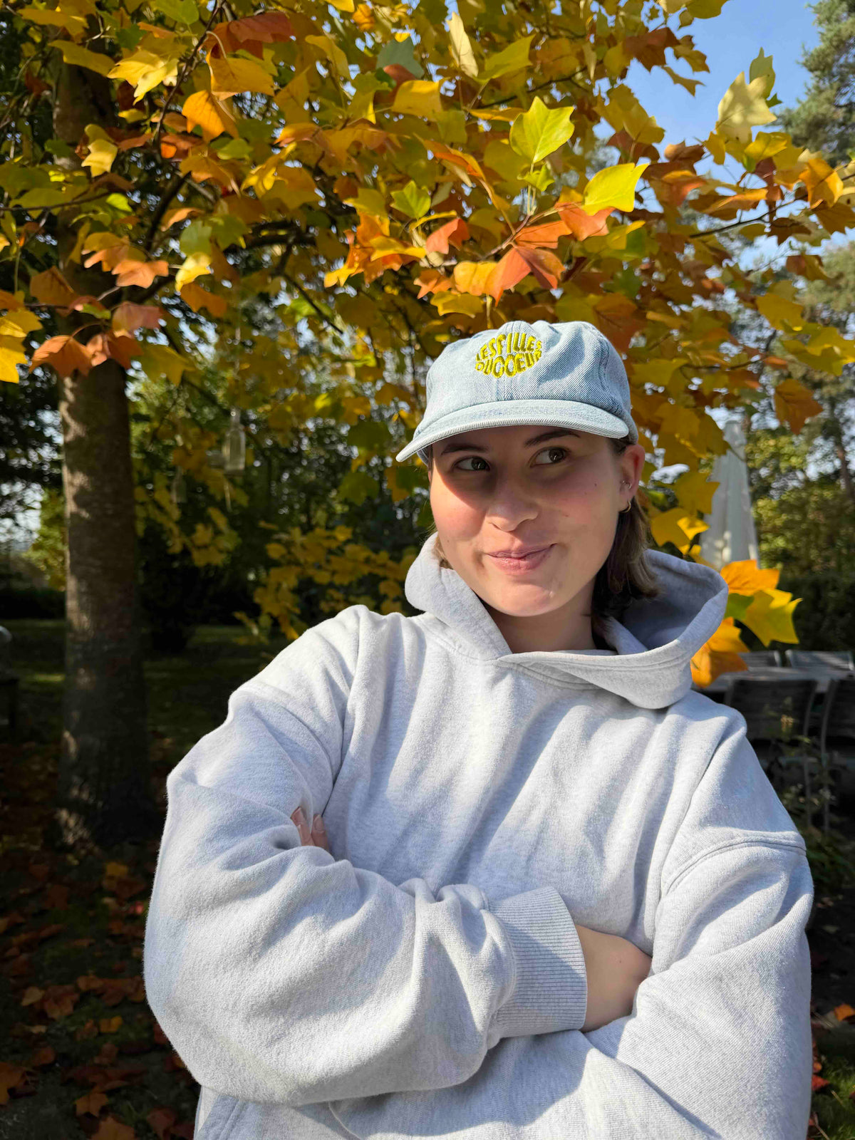 Embroidered peaked cap Lesfillesducoeur