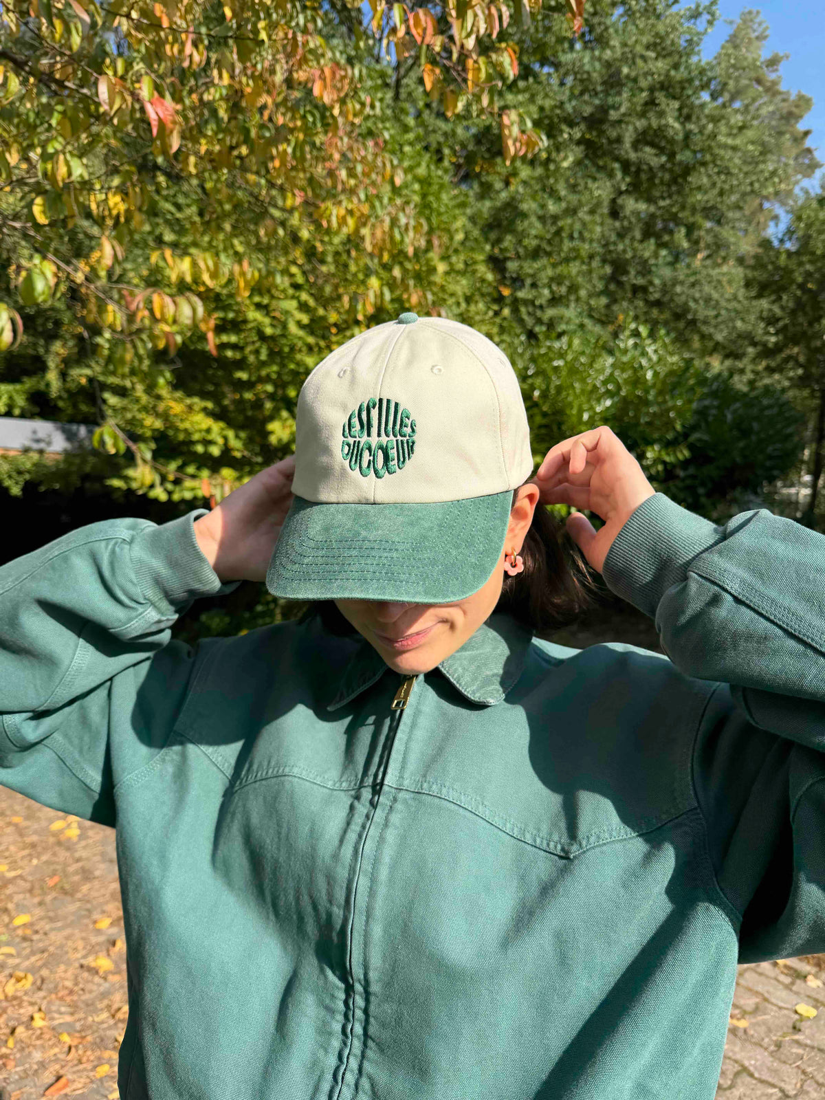 Embroidered peaked cap Lesfillesducoeur