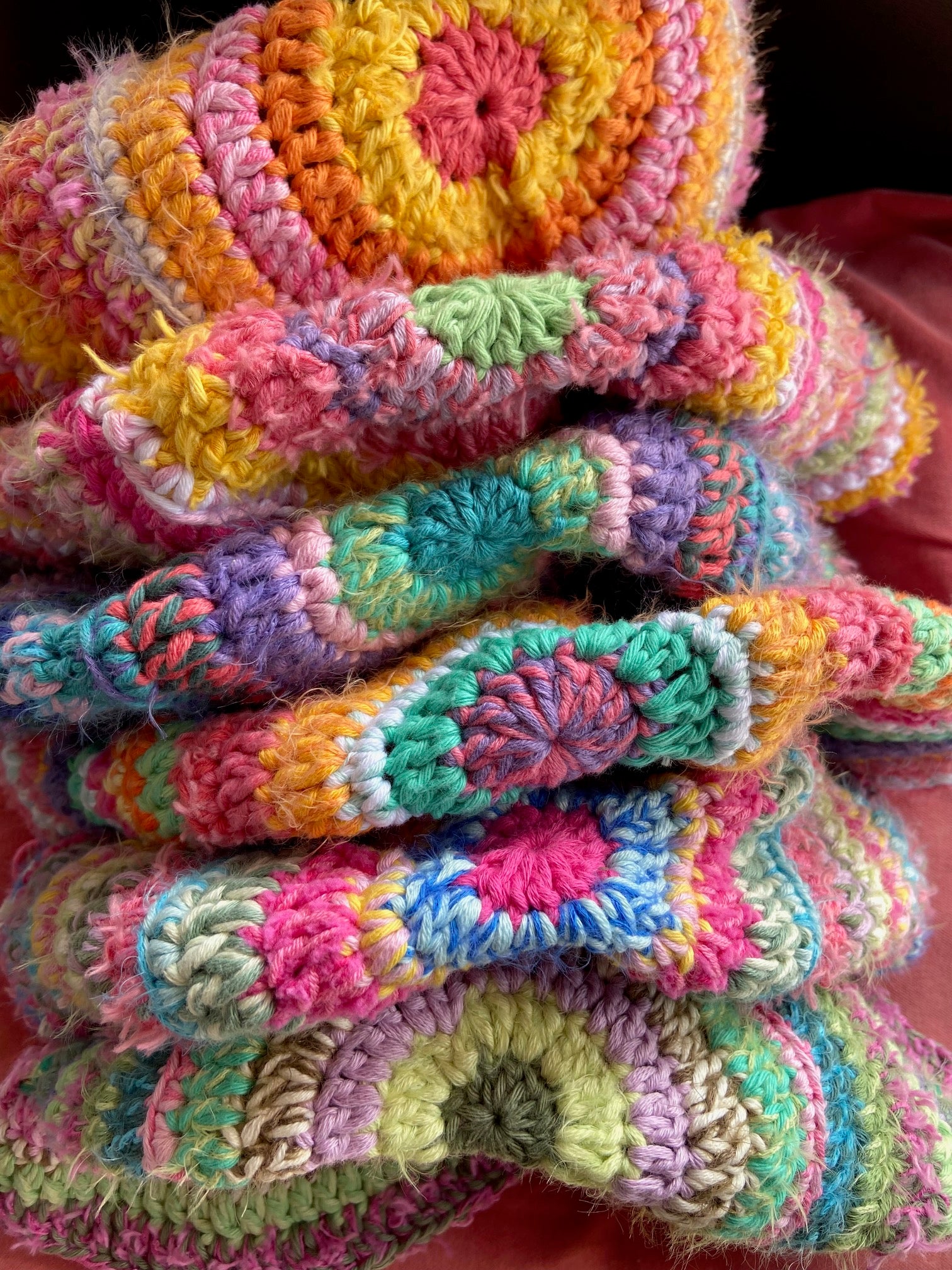 Häkelanleitung "Fuzzy Scrap Hat" Buckethat