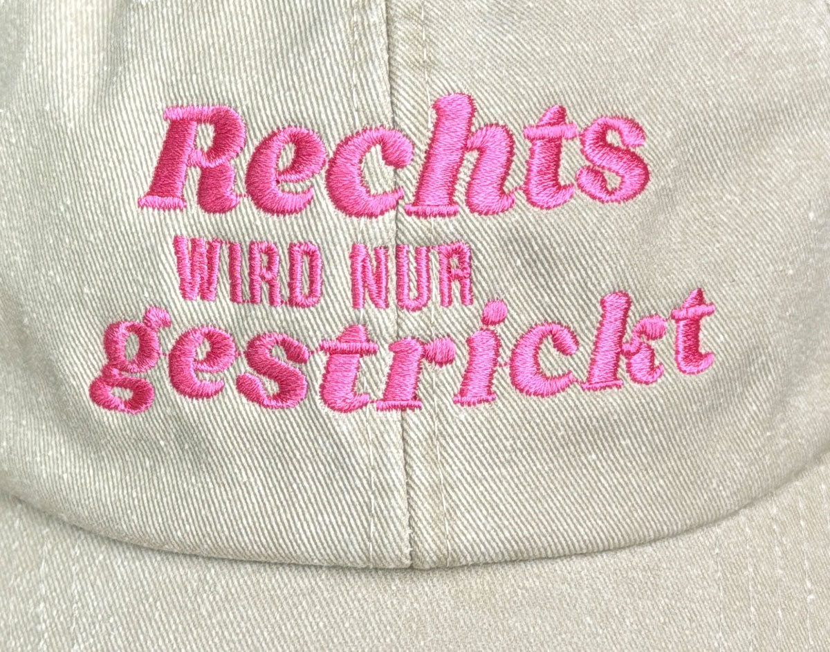 Bestickte Schildkappe "Rechts wird nur gestrickt"